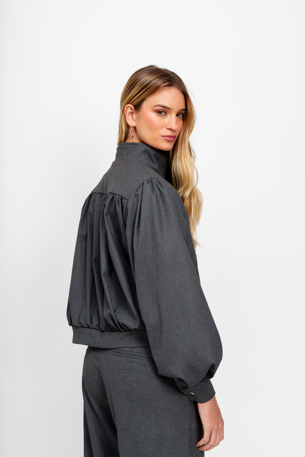 Bomber Forma Gris