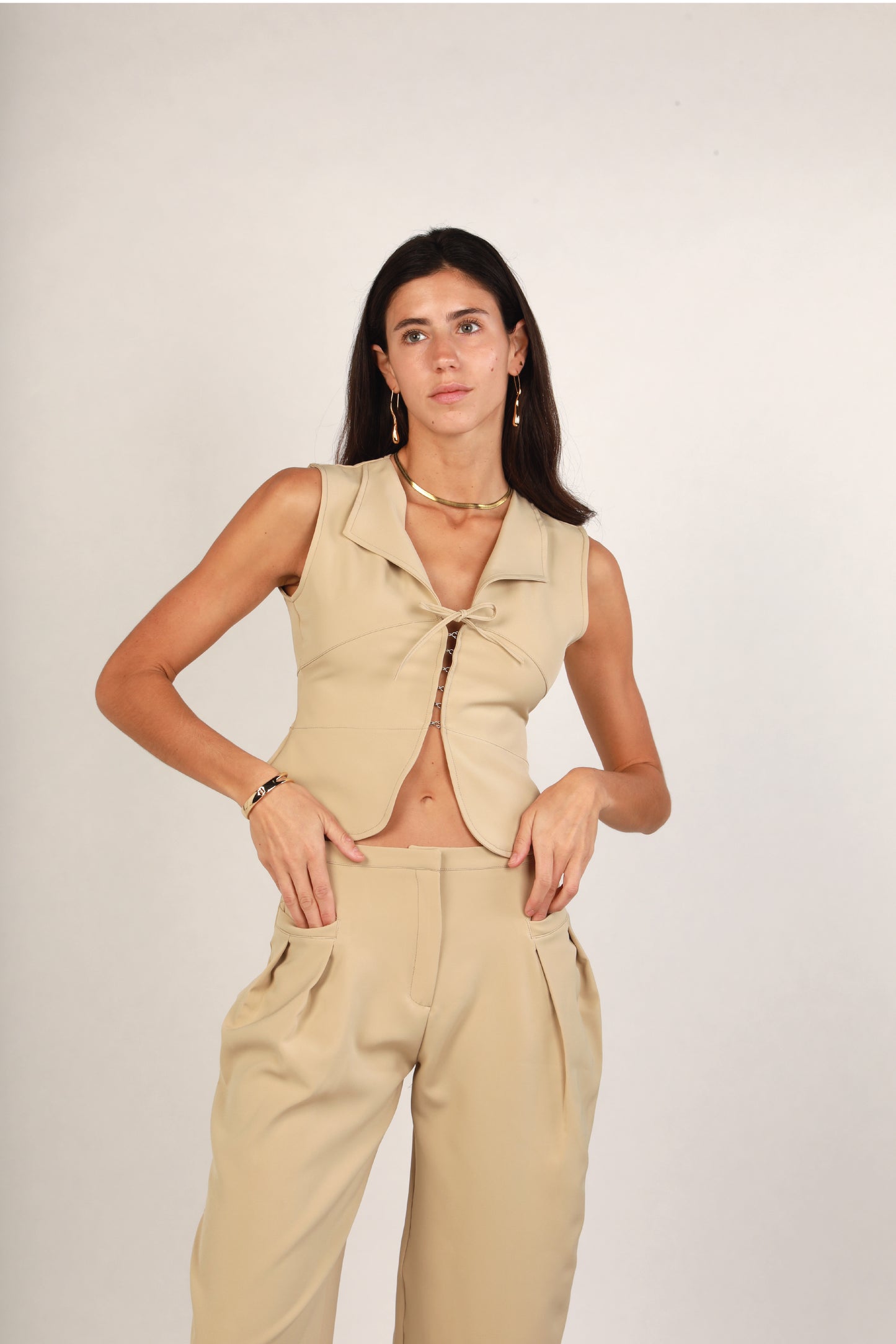 Pantalón pinzas Camille Beige